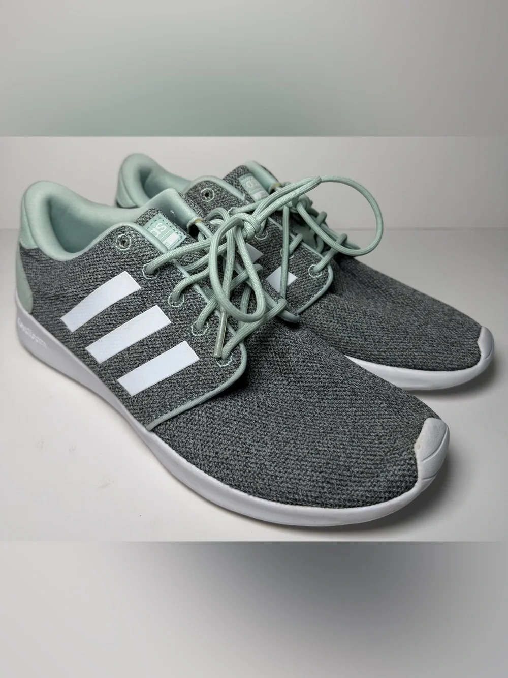 Adidas Womens 8.5 Cloudfoam QT Racer Sneakers Running Shoes Gray White Green
